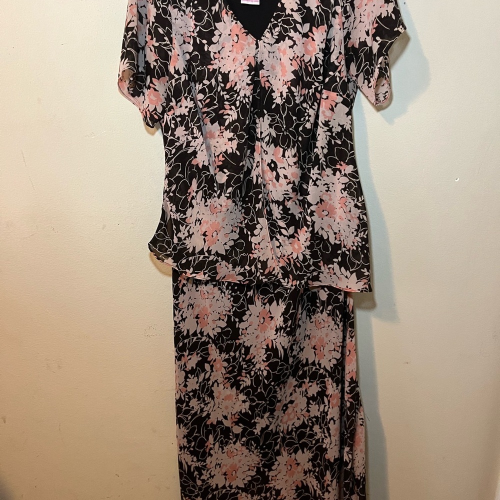 R&K Black and Pink Floral Skirt Set